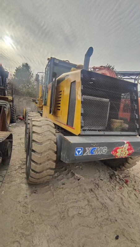 XCMG 180 Grader из Китая Нормальное использование Хорошее качество и доступная цена