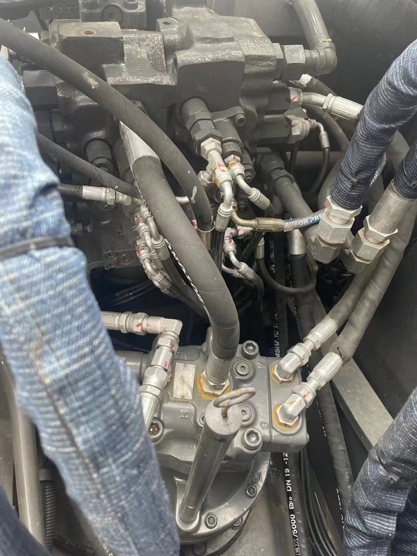 Подержанный экскаватор Ec140 в отличном состоянии для ваших тяжелых задач, спросите сейчас!