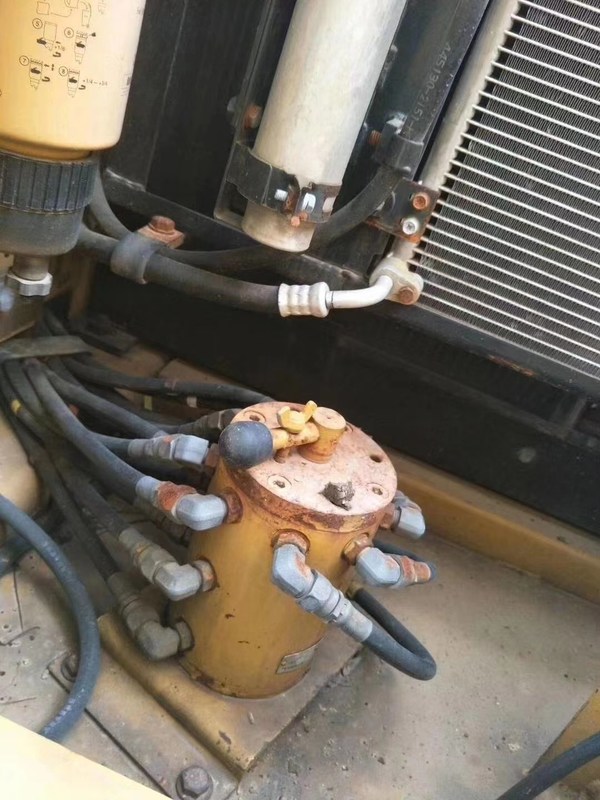 Экскаватор Cat320 в отличном состоянии с короткими рабочими часами