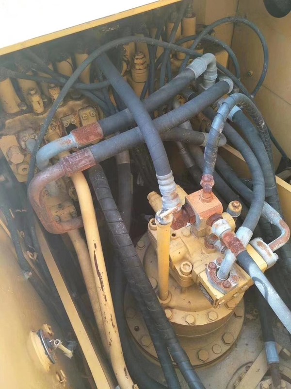 Экскаватор Cat320 в отличном состоянии с короткими рабочими часами