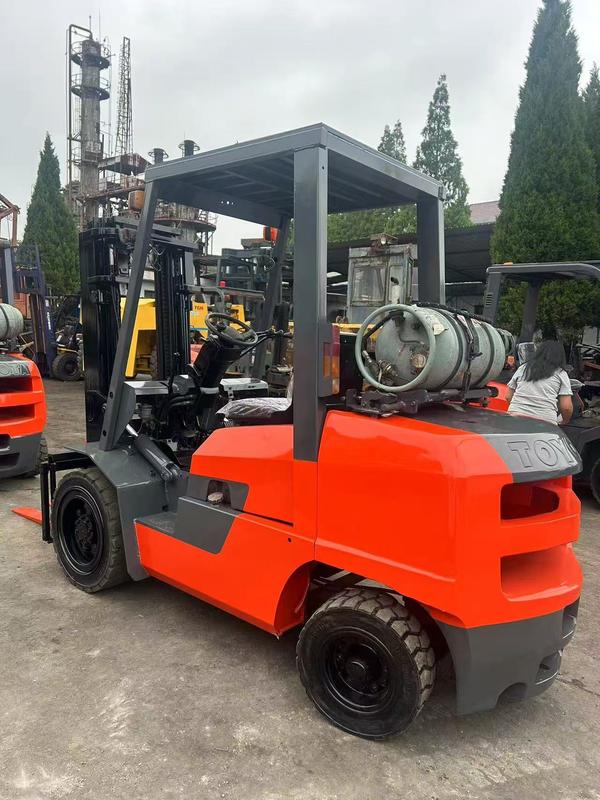 Подержанный вилочный погрузчик Toyota, топливный вилочный погрузчик Toyota, подержанный газовый вилочный погрузчик Toyota ，из Японии